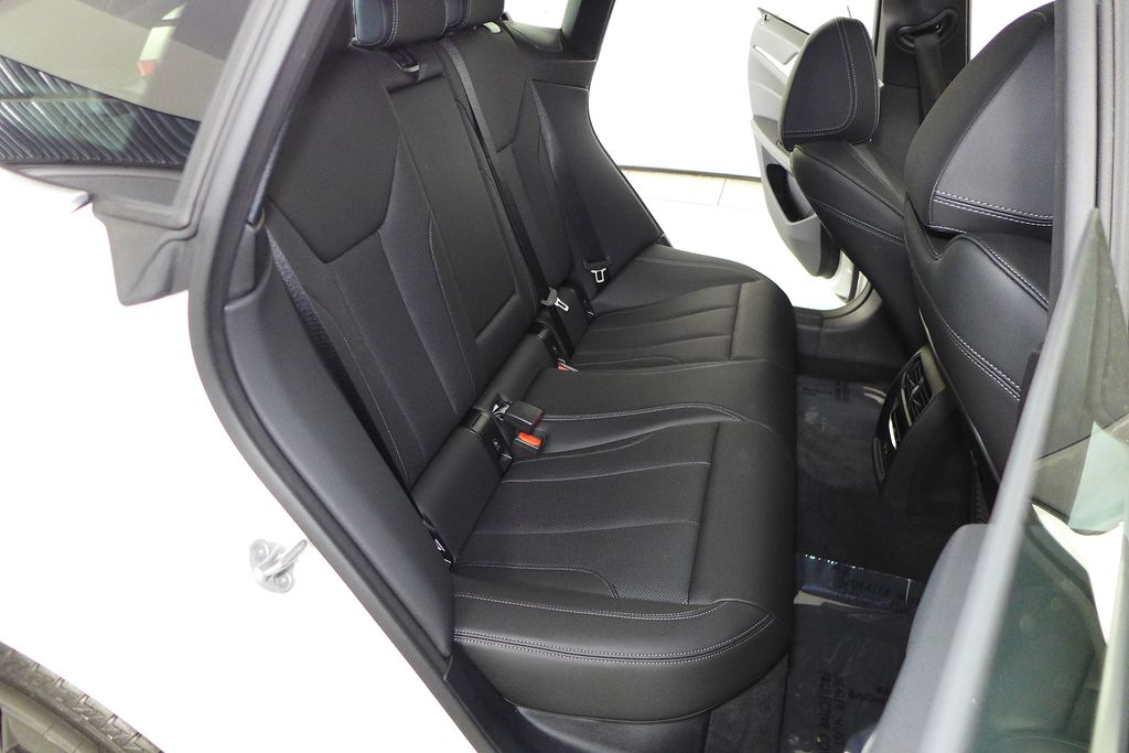 Thumbnail: 2023 BMW i4 - 20