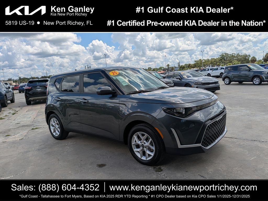 Gray 2025 Kia Soul SUV / Crossover Front-Wheel Drive Continuously Variable Transmission