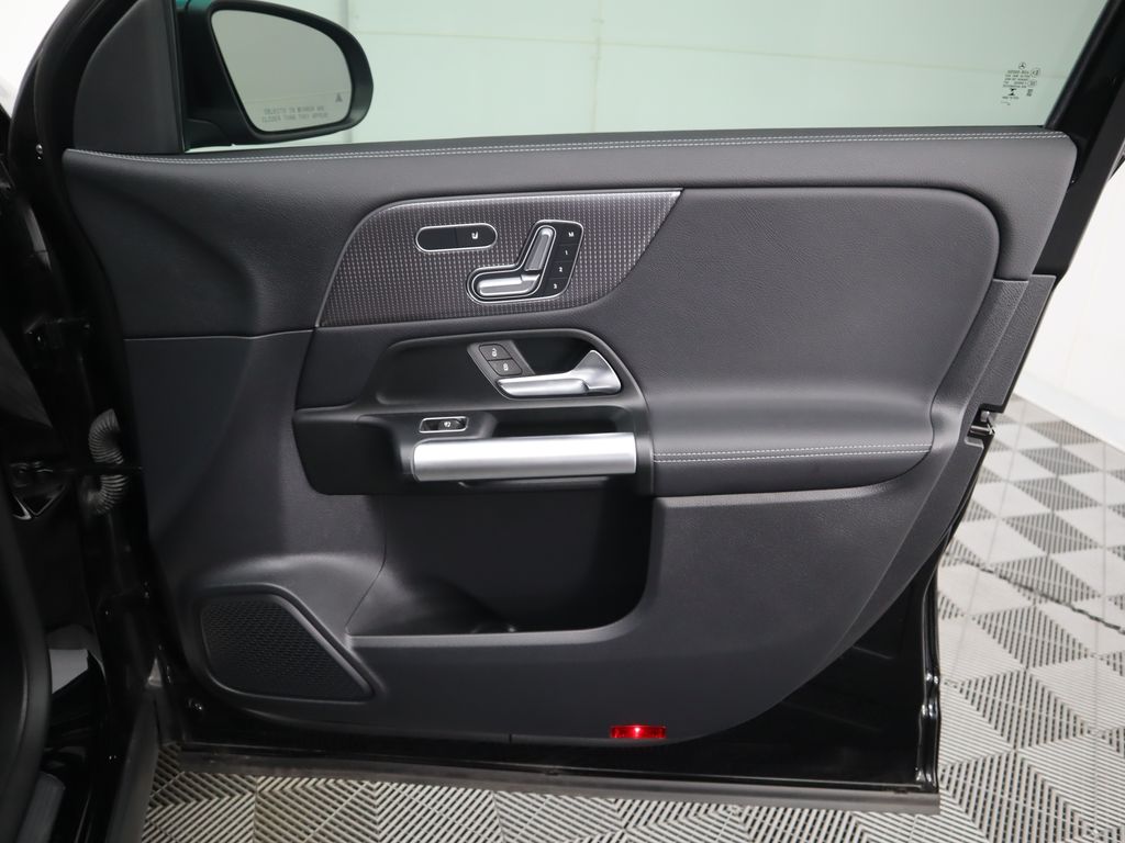 Thumbnail: 2023 Mercedes-Benz GLA - 25