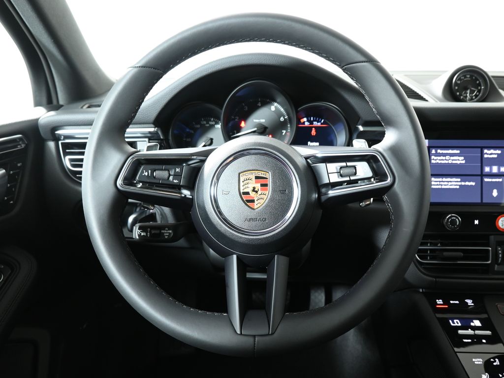 Thumbnail: 2024 Porsche Macan - 18