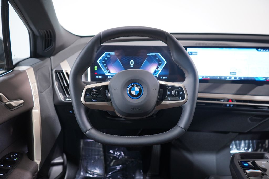 2025 BMW iX xDrive50 11