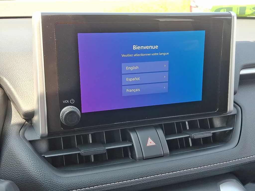 2024 Toyota RAV4 XLE 18
