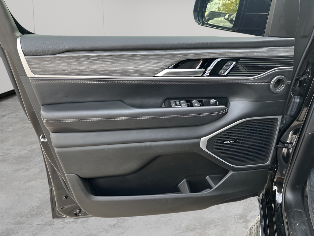 Used Car 2024 Jeep Wagoneer  Series Ii For Sale Under $50,000 In Austin, Texas