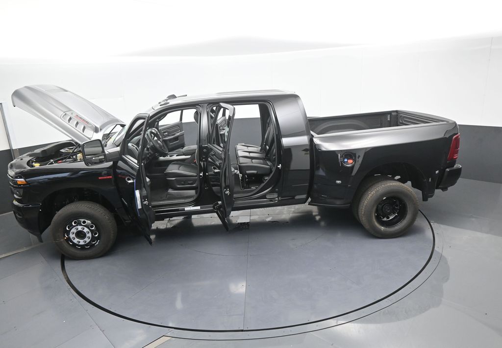 New 2026 Diamond Black Crystal Pearlcoat Ram Laramie image 65