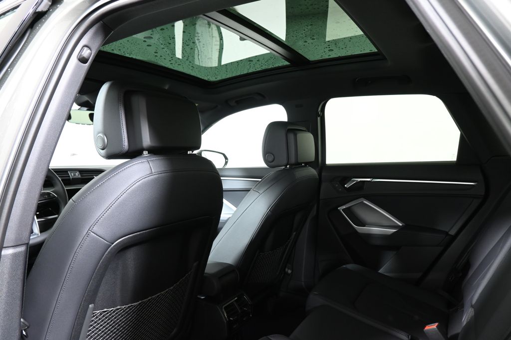 Thumbnail: 2025 Audi Q3 - 27