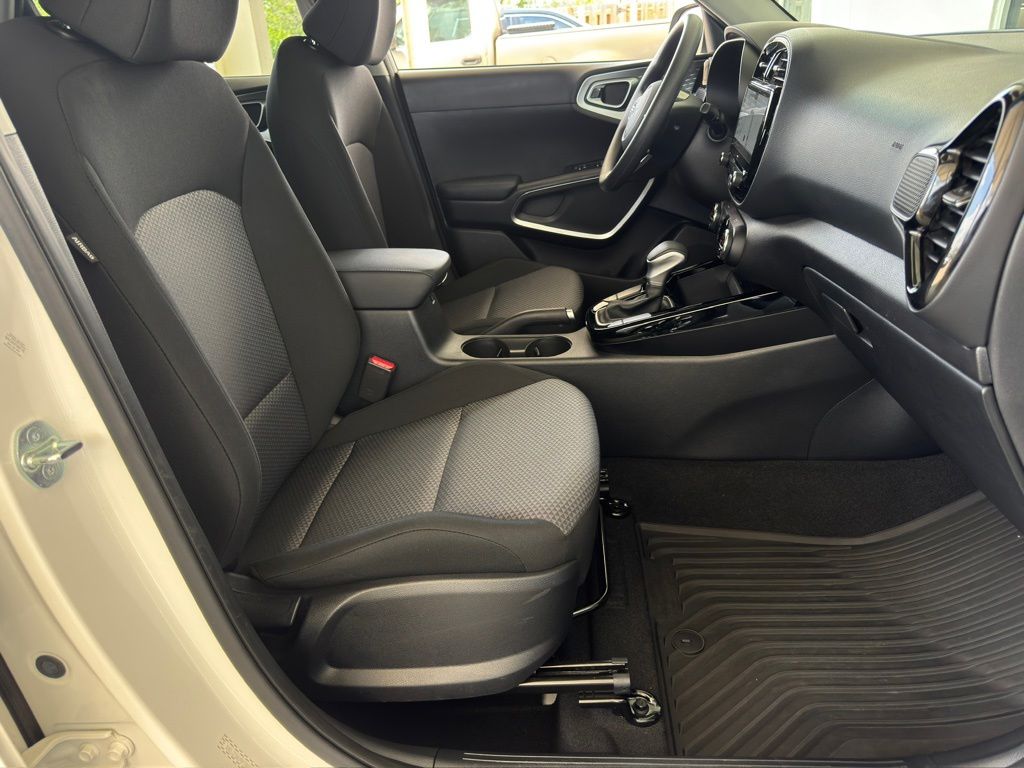2023 Kia Soul S White at Community Kia