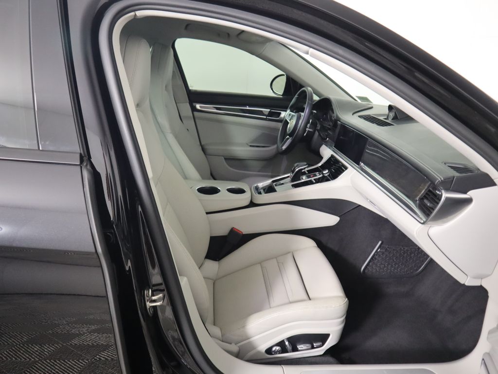 Thumbnail: 2019 Porsche Panamera - 21