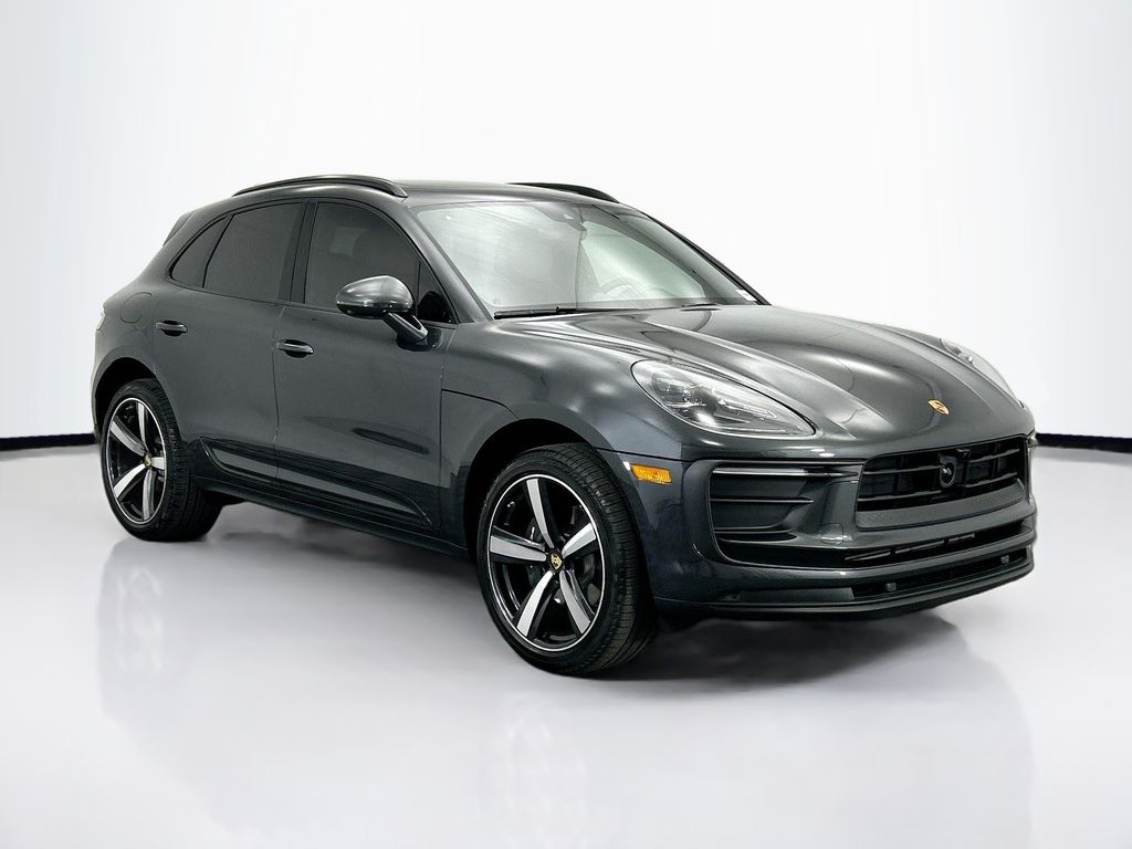 Thumbnail: 2026 Porsche Macan - 9