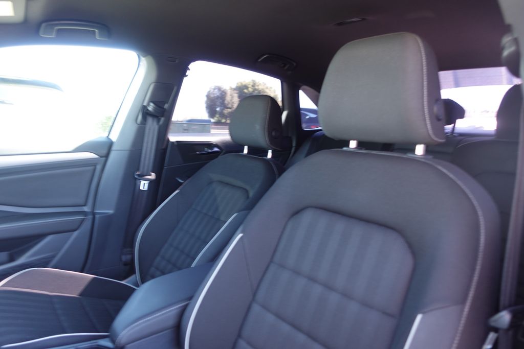 Used 2023 Silver Volkswagen 1.5T Sport image 23