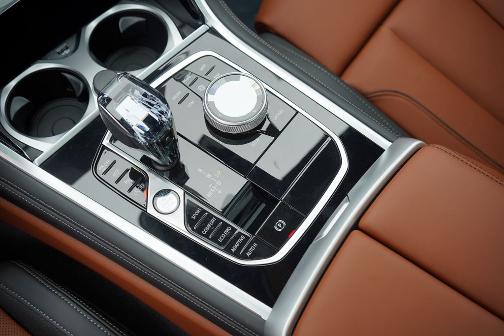Thumbnail: 2026 BMW 8 Series - 19