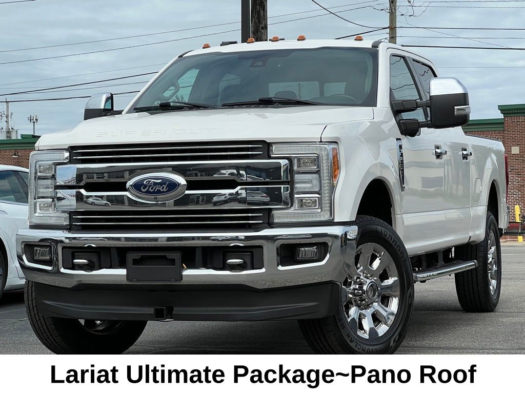 White Platinum Clearcoat Metallic 2017 Ford F-250 Super Duty Lariat Crew Cab 4WD Pickup Truck Four-Wheel Drive 6-Speed Automatic