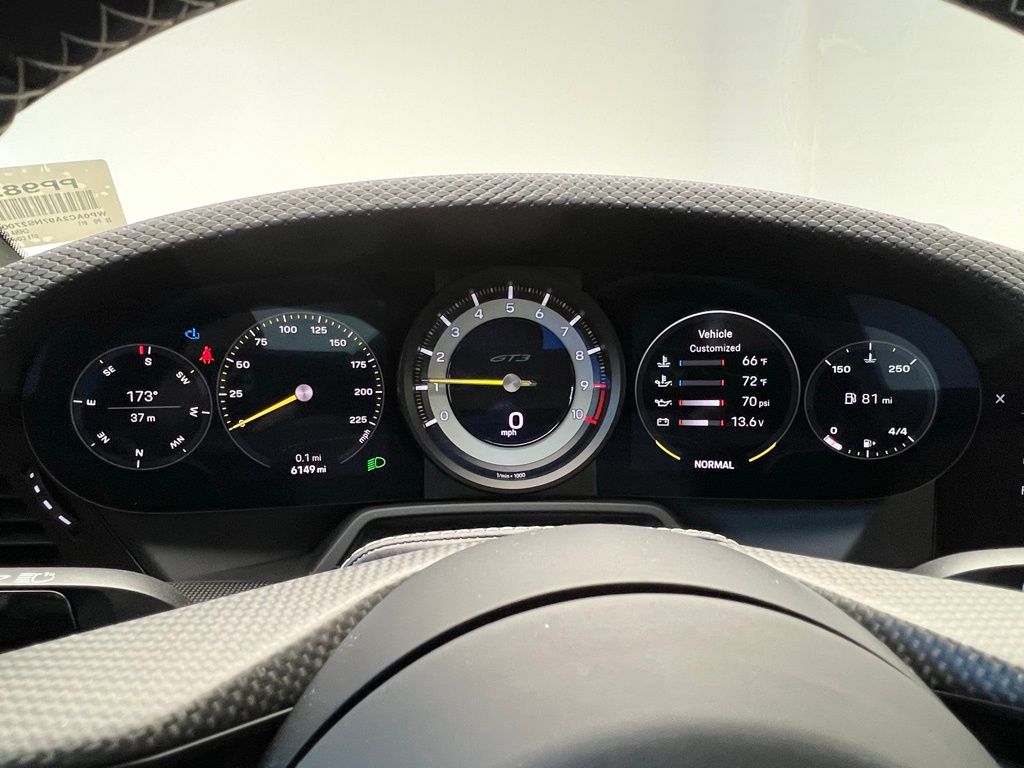 Thumbnail: 2022 Porsche 911 - 10