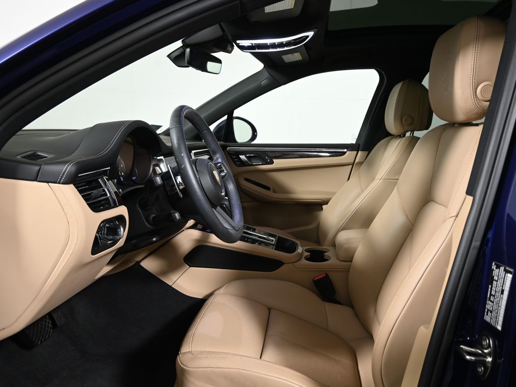 Thumbnail: 2025 Porsche Macan - 5