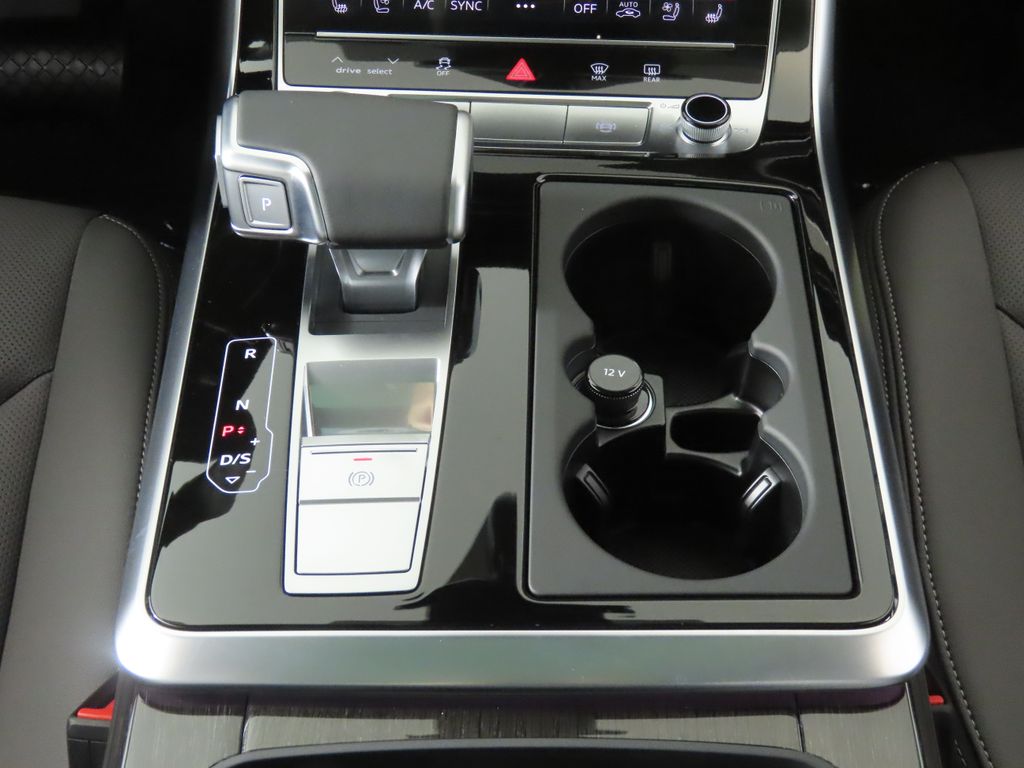Thumbnail: 2026 Audi Q8 - 23