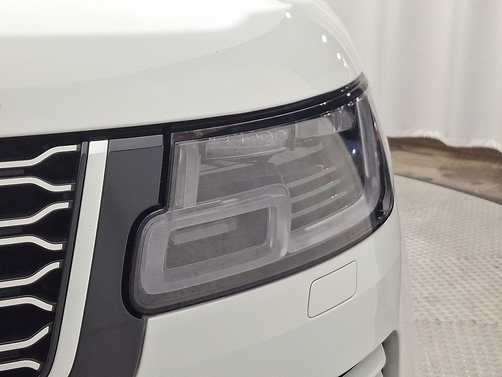 Thumbnail: 2020 Land Rover Range Rover - 9