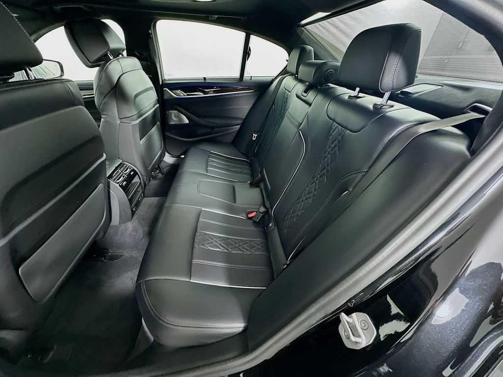 2022 BMW 5 Series M550i xDrive 25
