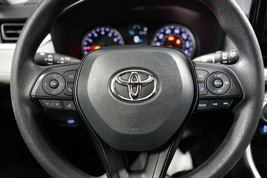 2021 Toyota RAV4 XLE 12