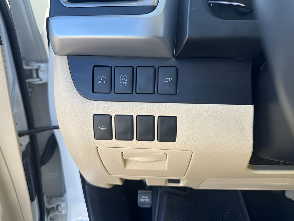 Used Car 2019 Toyota Highlander  Xle For Sale Under $25,000 In Austin, Texas