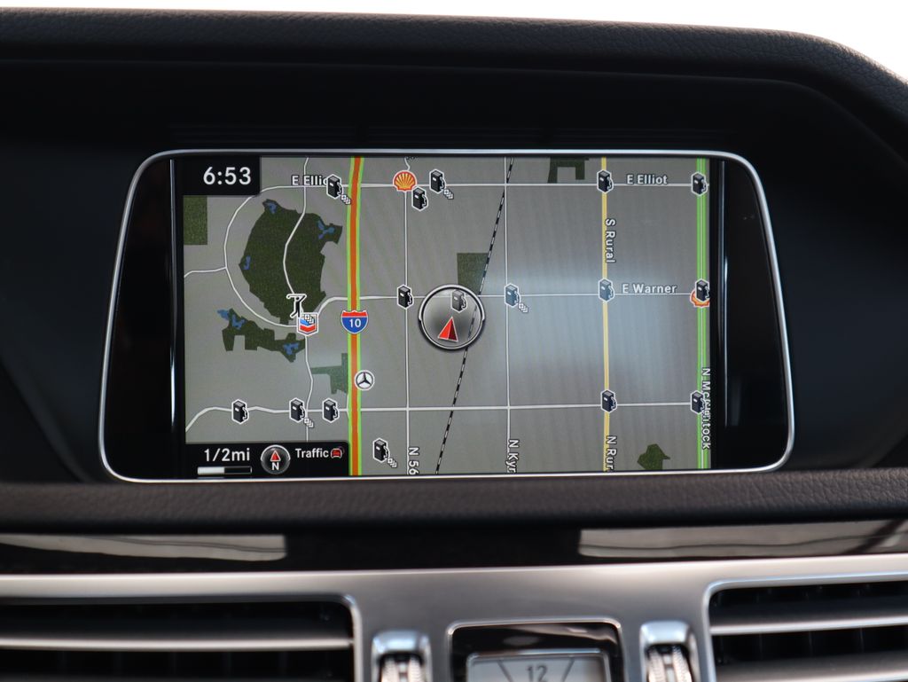 Thumbnail: 2016 Mercedes-Benz E-Class - 16