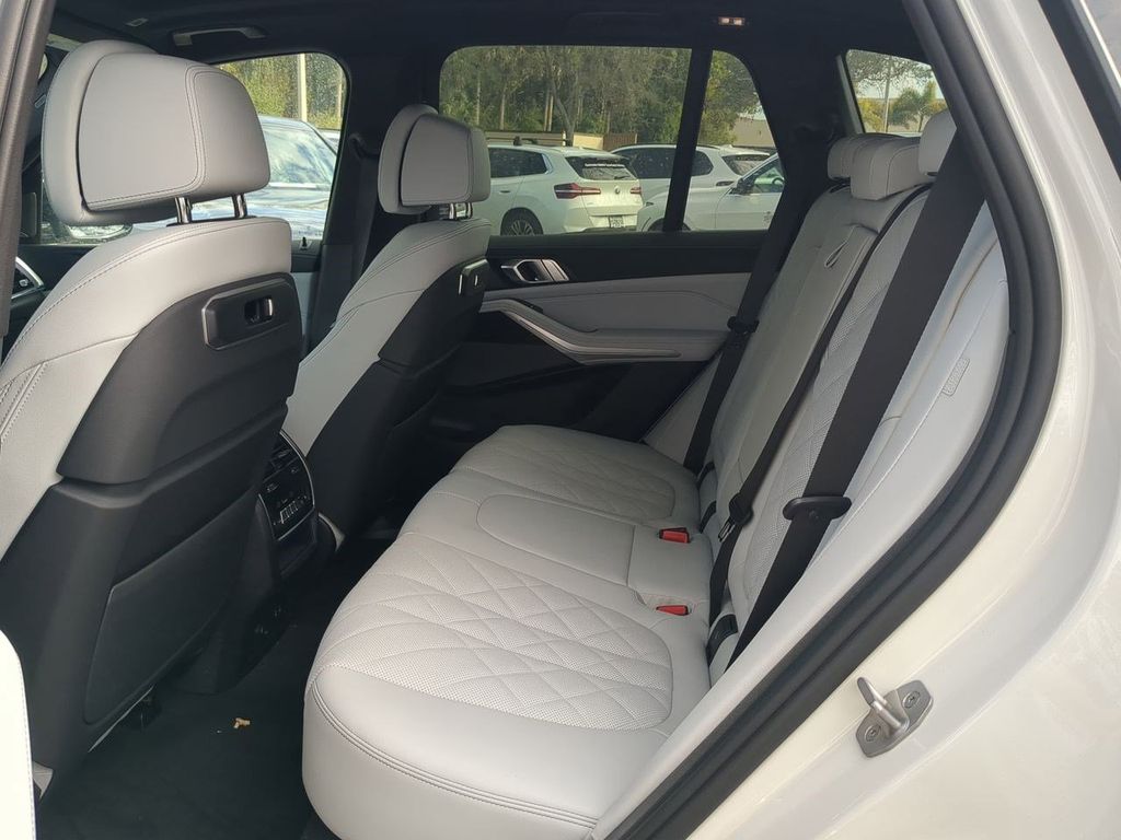 New 2026 White BMW xDrive40i image 14