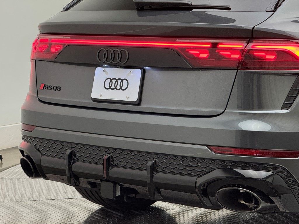 Thumbnail: 2025 Audi RS Q8 - 20