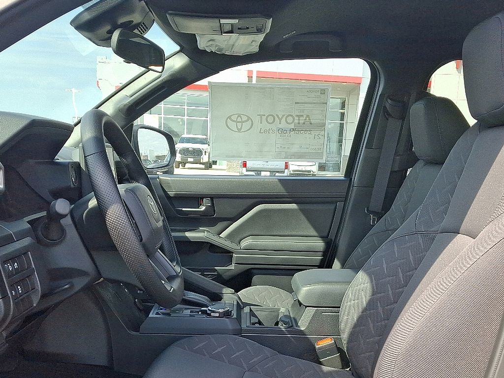 2025 Toyota Tacoma SR 8