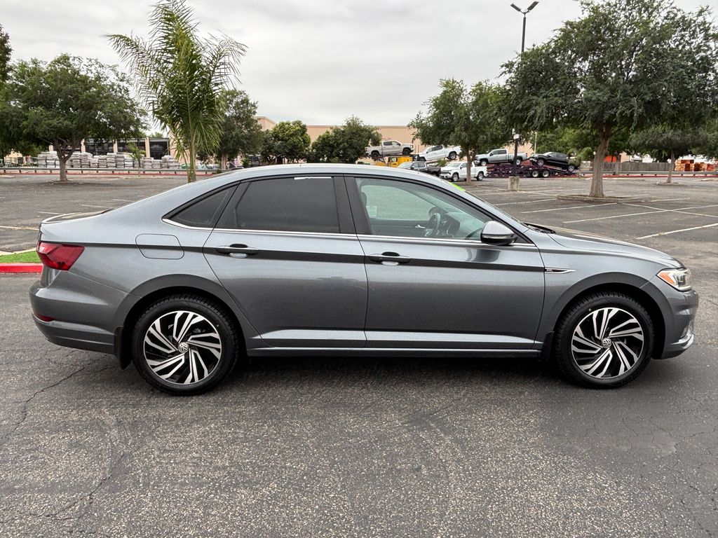 Thumbnail: 2021 Volkswagen Jetta - 4