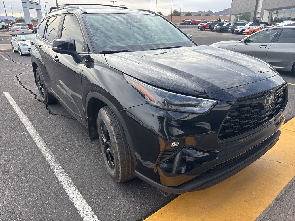 Thumbnail: 2025 Toyota Highlander - 3