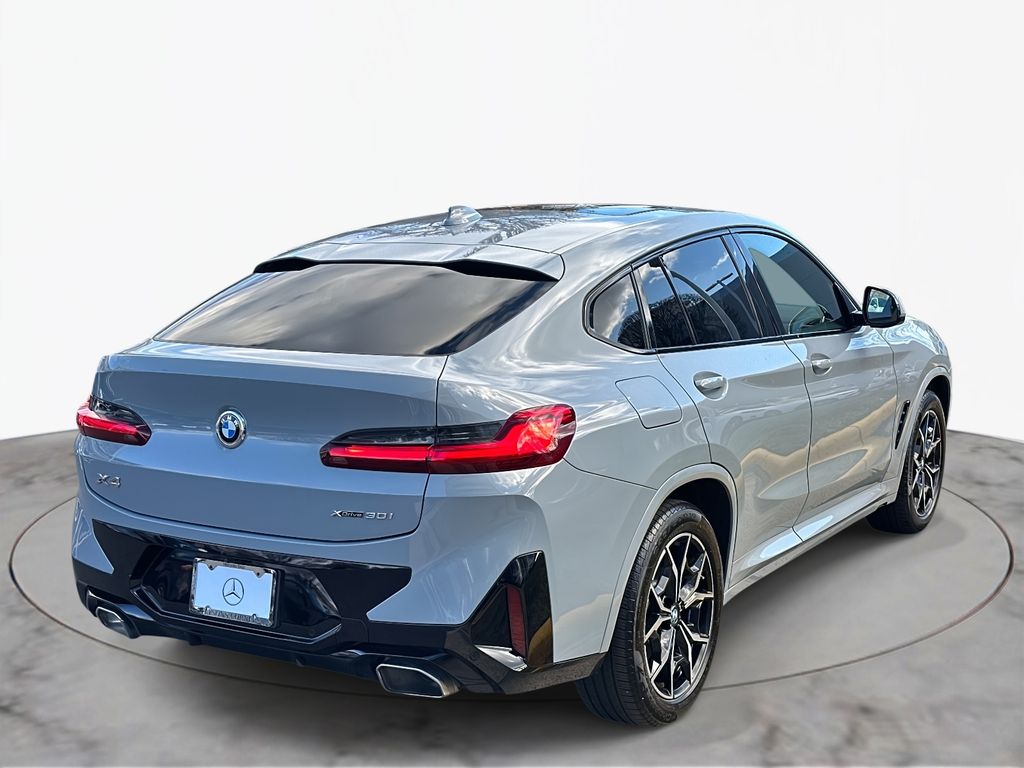 Thumbnail: 2022 BMW X4 - 9