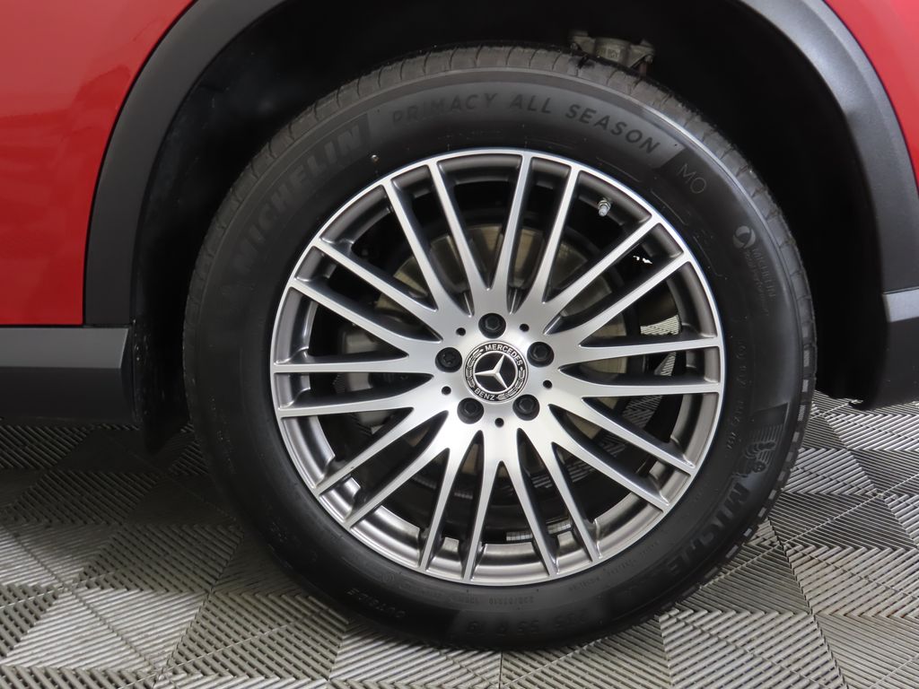 Thumbnail: 2025 Mercedes-Benz GLC - 31