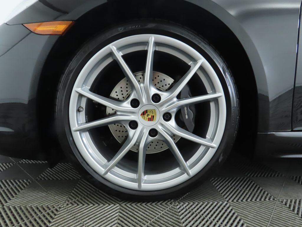 2024 Porsche 718 Cayman  25
