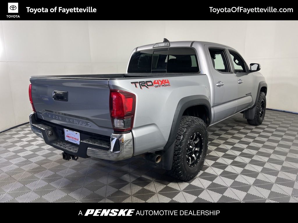 Thumbnail: 2019 Toyota Tacoma - 5
