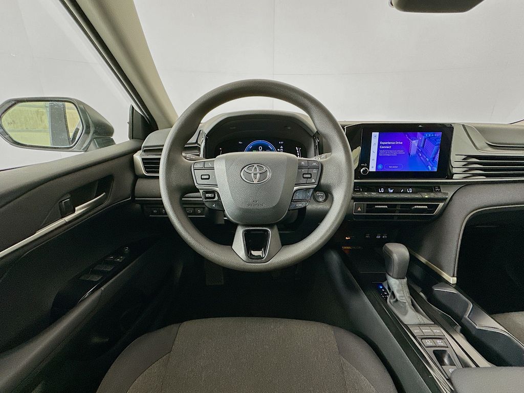 2025 Toyota Camry LE 21