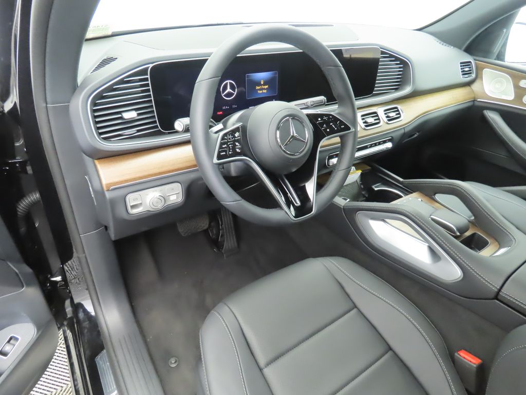 Thumbnail: 2025 Mercedes-Benz GLE - 10