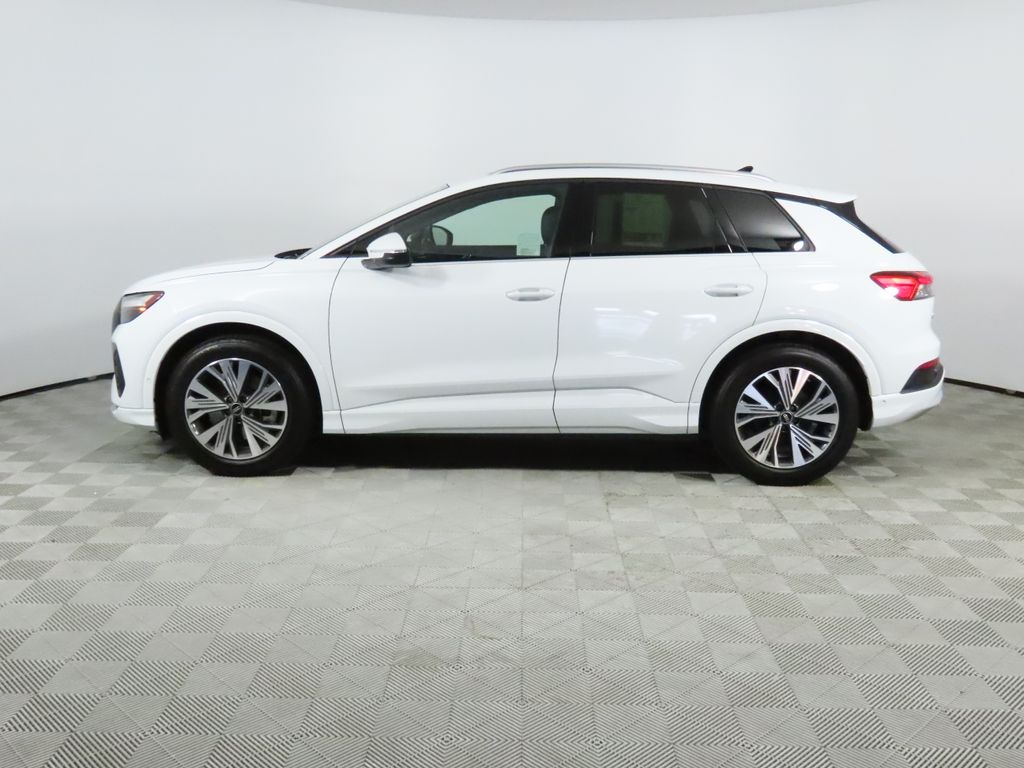 Thumbnail: 2023 Audi Q4 e-tron - 2