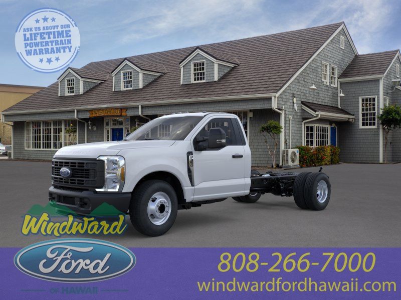 Oxford White 2025 Ford F-350 Super Duty Chassis XL Regular Cab DRW RWD Pickup Truck 4X2 Automatic