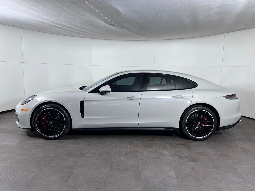 Certified Used 2023  Porsche 4S image 2