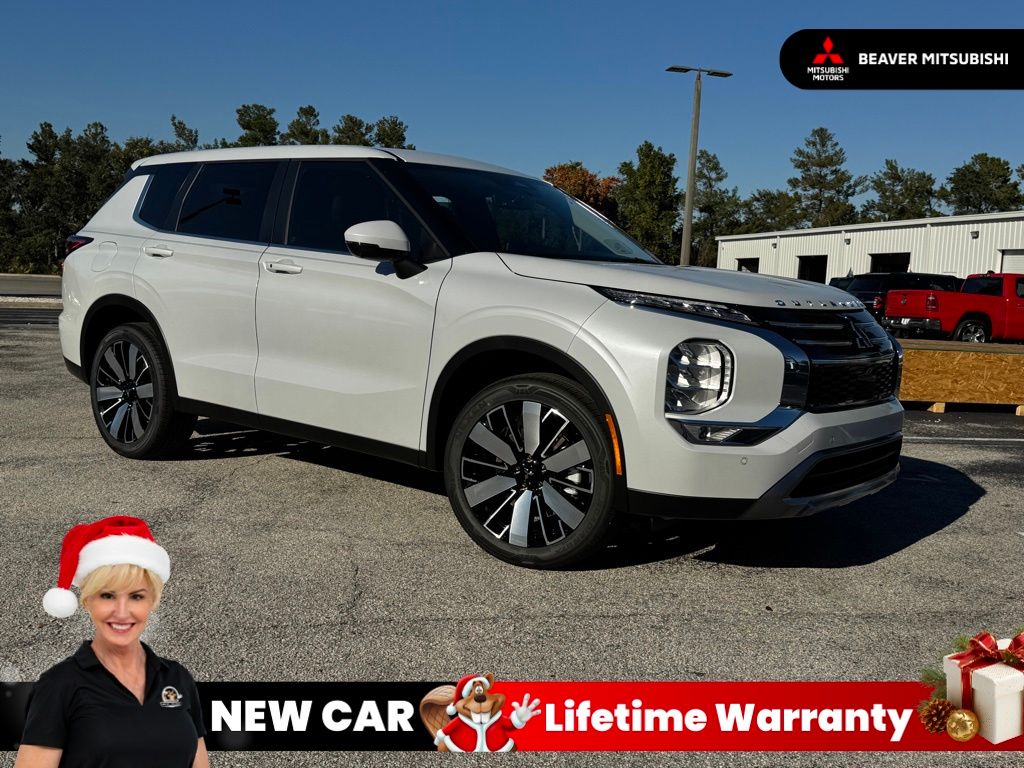 2025 Mitsubishi Outlander SE's photo