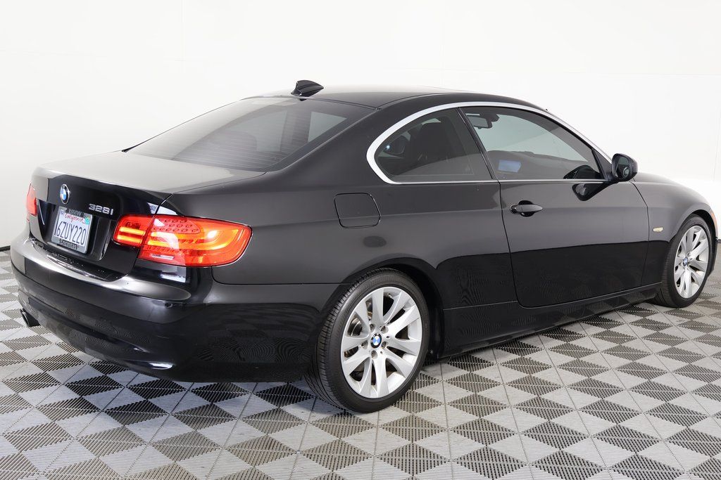 Thumbnail: 2013 BMW 3 Series - 3
