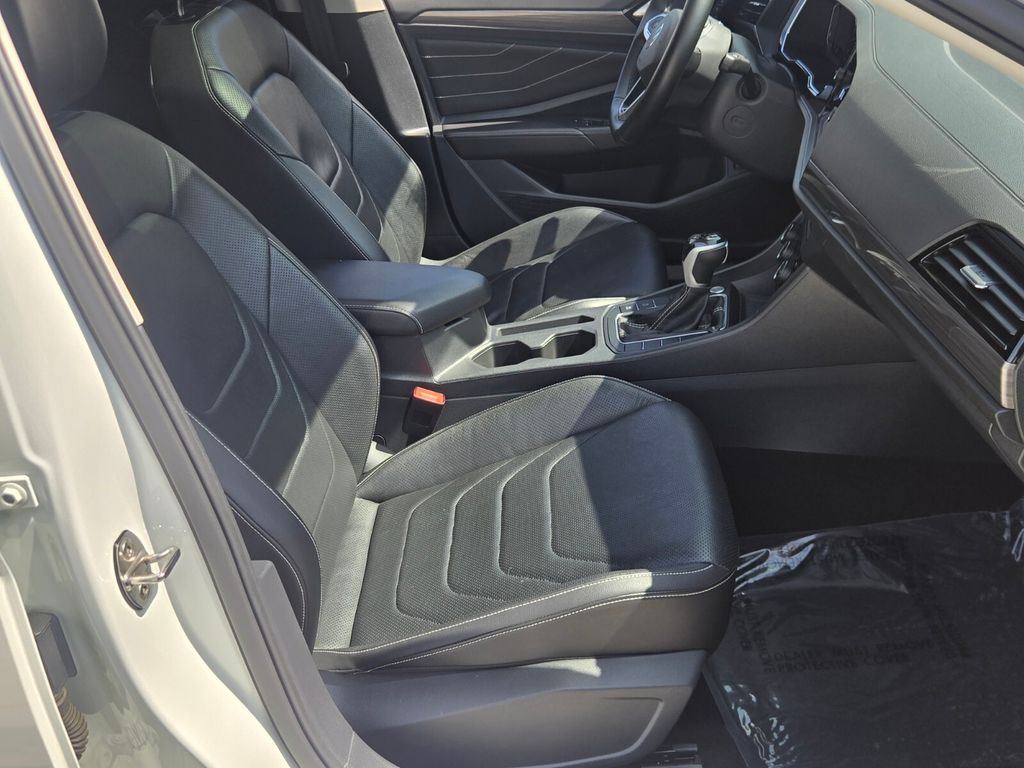 2023 Volkswagen Jetta - $19,500