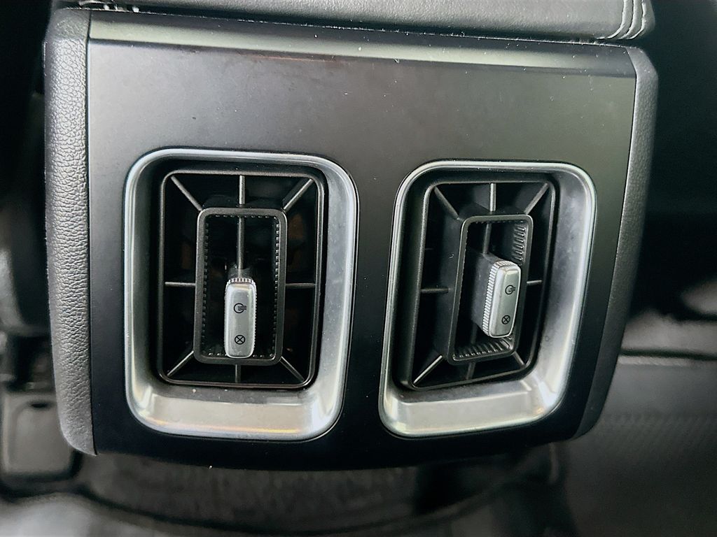 Thumbnail: 2023 Kia Sorento - 25