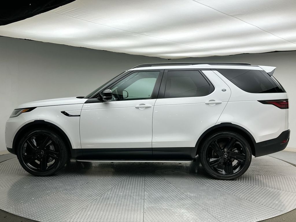 Thumbnail: 2026 Land Rover Discovery - 2