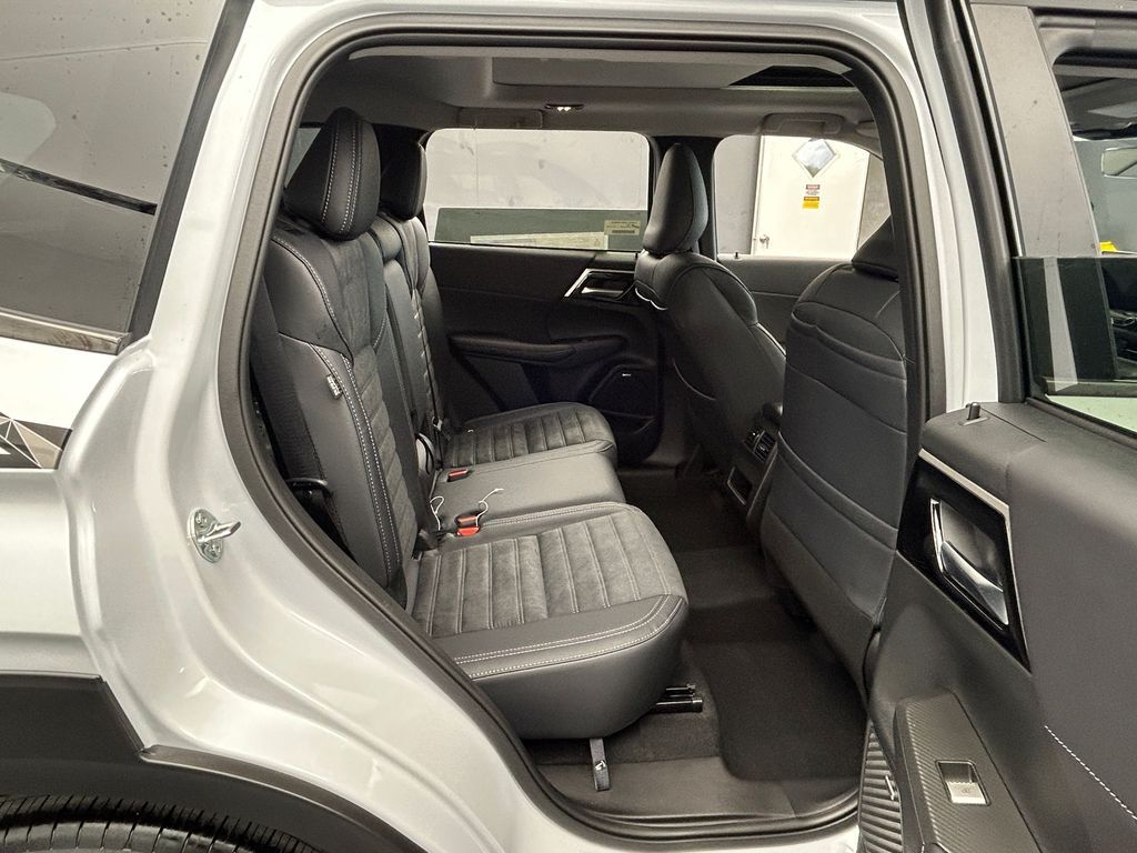 New 2026 White / Black Mitsubishi Trail Edition image 36