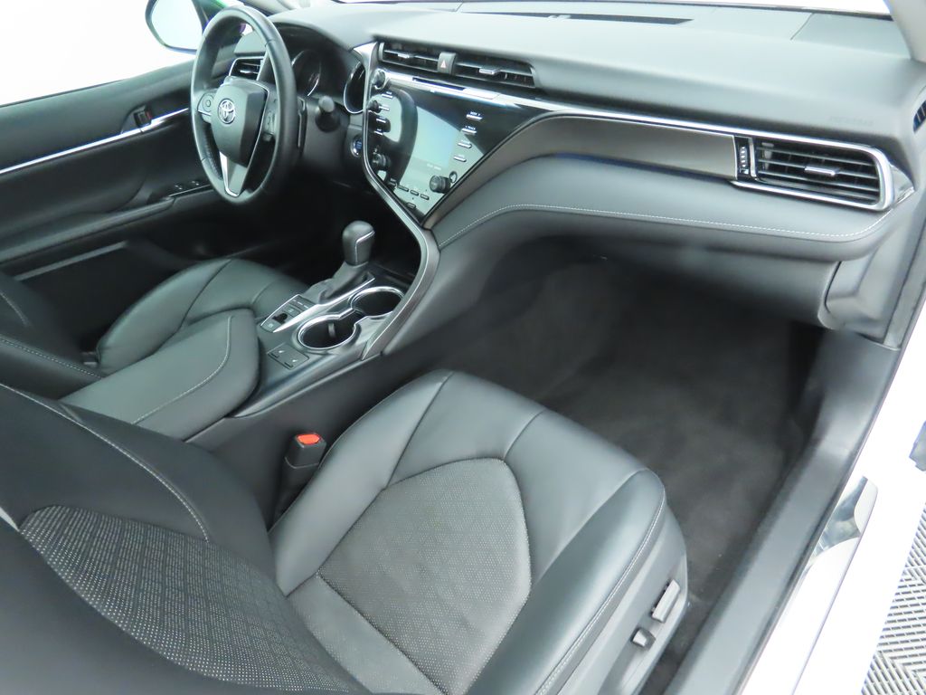Thumbnail: 2019 Toyota Camry - 18