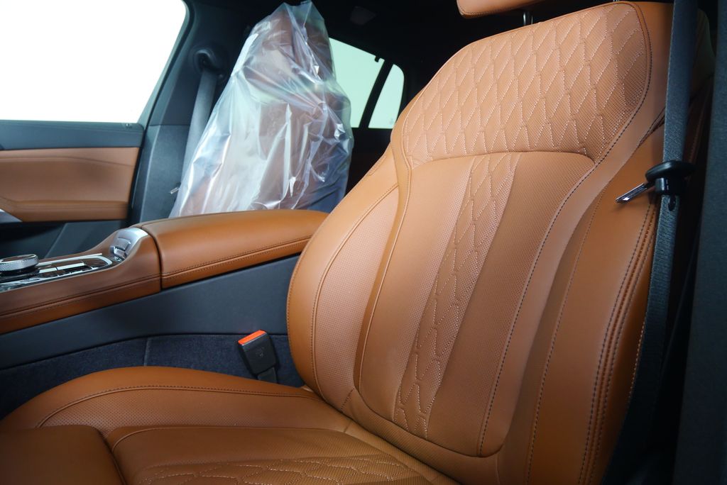 Thumbnail: 2026 BMW X6 - 11