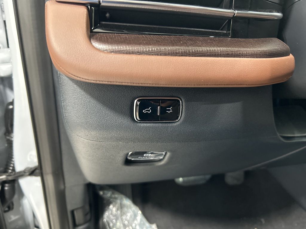 new 2026 Lincoln Navigator L car, priced at $108,730