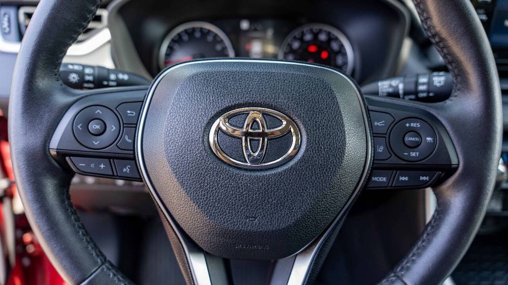 Used 2020 Toyota RAV4 XLE Premium 4D Sport Utility