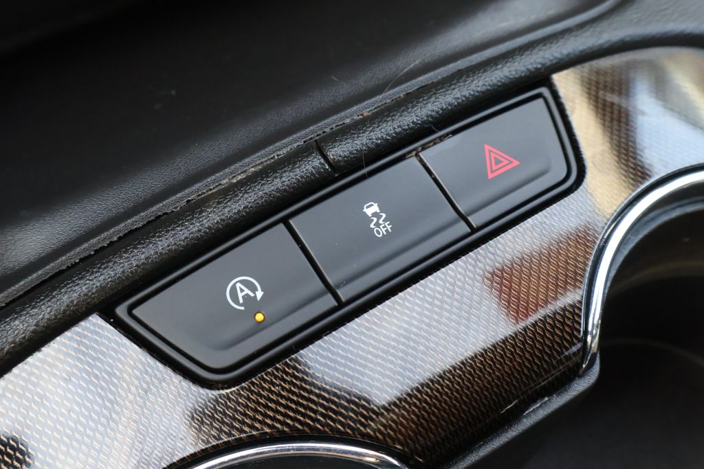 Thumbnail: 2023 GMC Acadia - 27