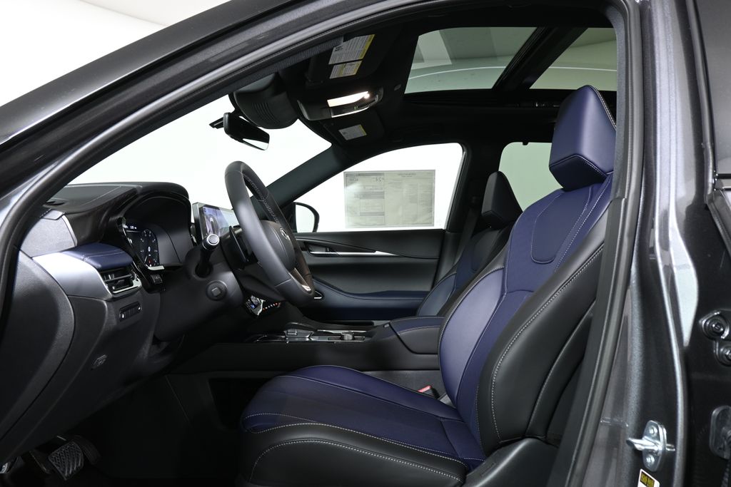 Thumbnail: 2026 INFINITI QX60 - 3