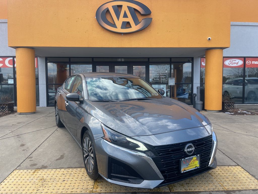 2024 Nissan Altima 2.5 SV FWD